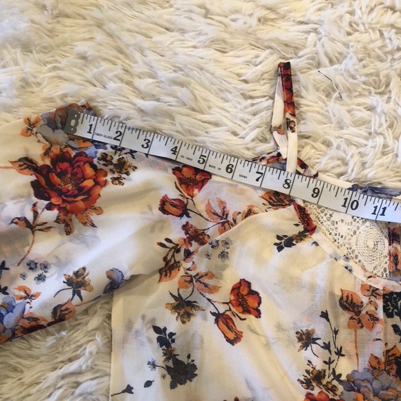 NWT Jolt beautiful top, cold shoulder - Picture 9 of 14